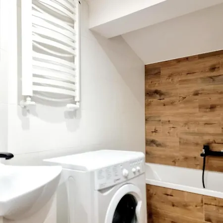 Blisko Dworca Host Nawrot 56 *