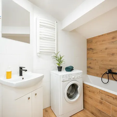Blisko Dworca Host Nawrot 56 Apartament *