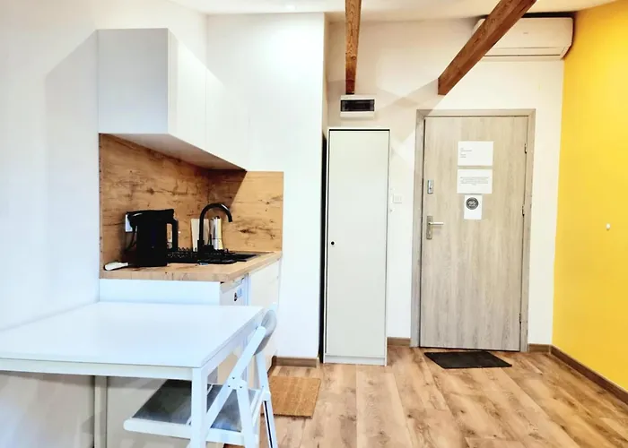 Blisko Dworca Host Nawrot 56