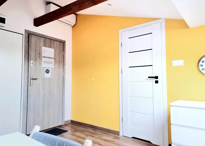 Blisko Dworca Host Nawrot 56 *