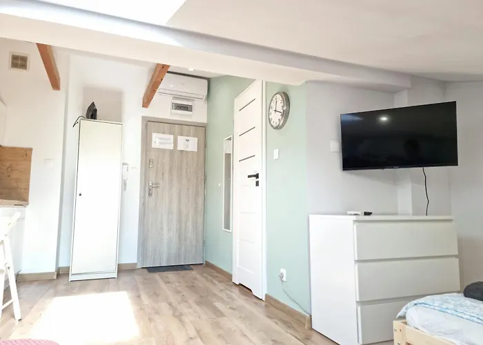 Blisko Dworca Host Nawrot 56 דירה